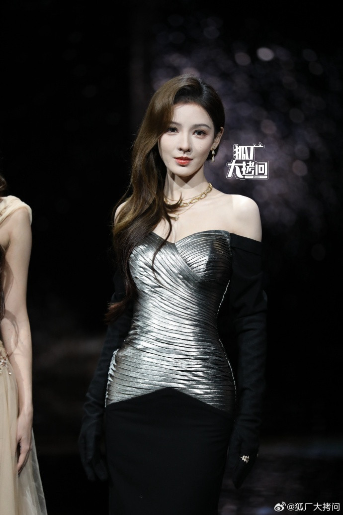 0077ahqlly1i9zozczlg8j323v35sx6p