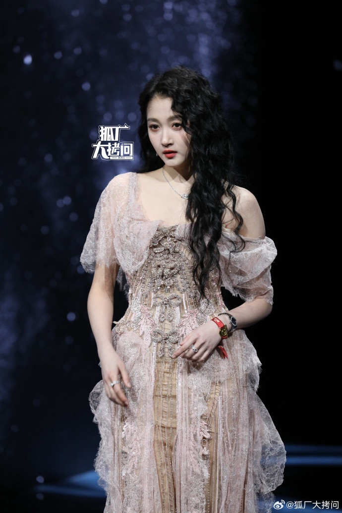 0077ahqlly1i9zre63y38j323v35su0y