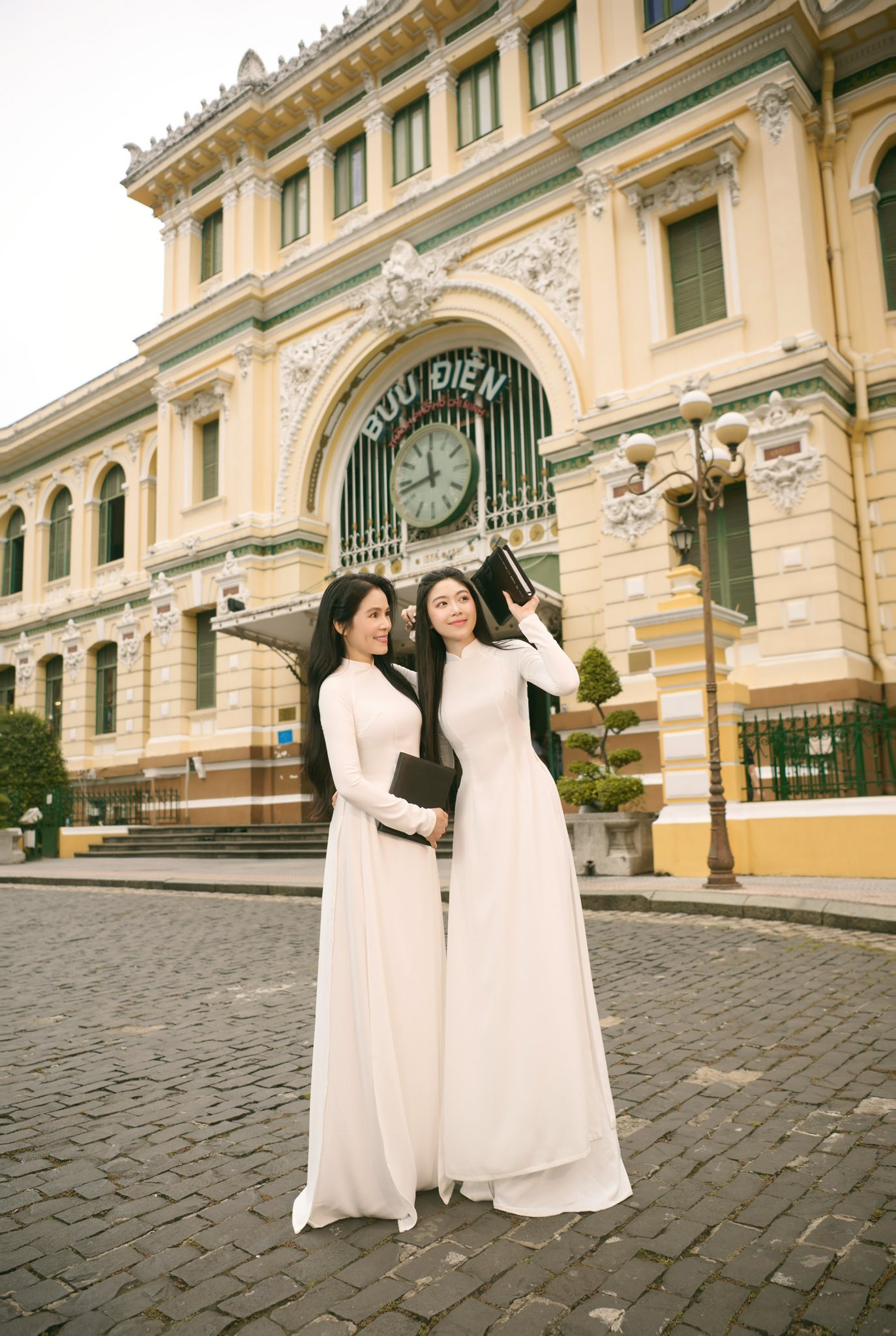 Vợ và con gái MC Quyền Linh: Khám phá cuộc sống gia đình đầy hạnh phúc - Ảnh 5.