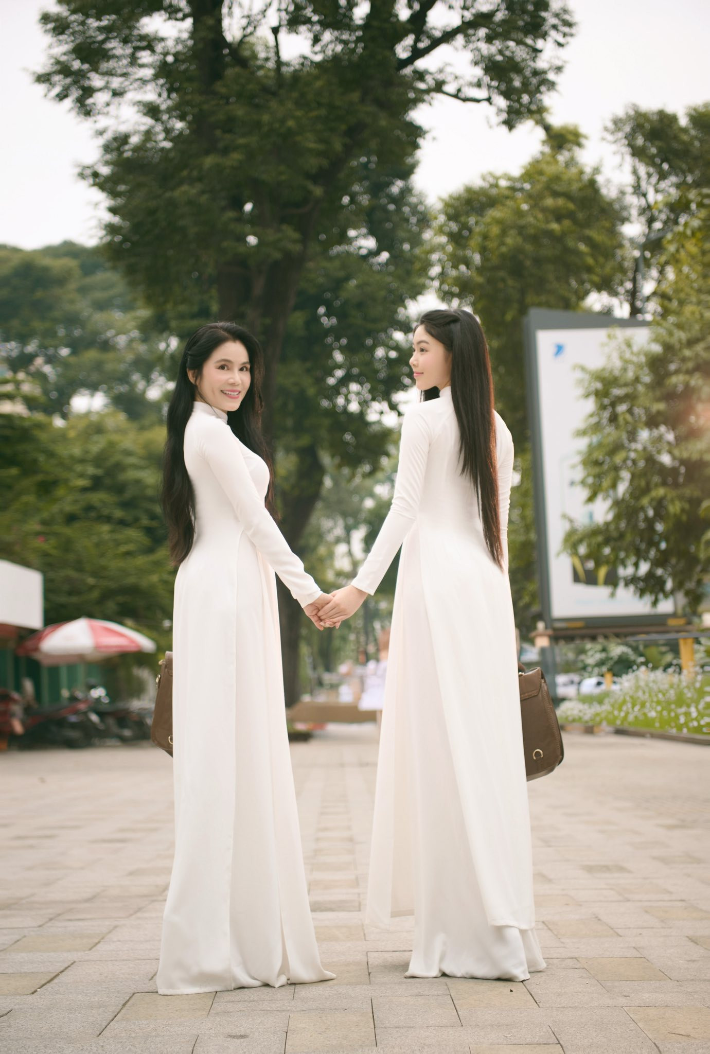 Vợ và con gái MC Quyền Linh: Khám phá cuộc sống gia đình đầy hạnh phúc - Ảnh 3.