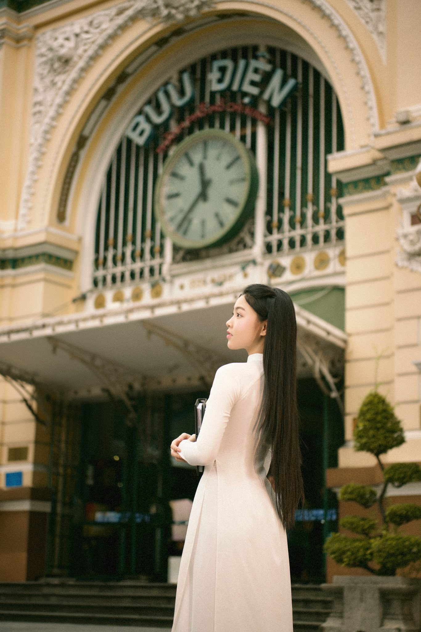 Vợ và con gái MC Quyền Linh: Khám phá cuộc sống gia đình đầy hạnh phúc - Ảnh 9.