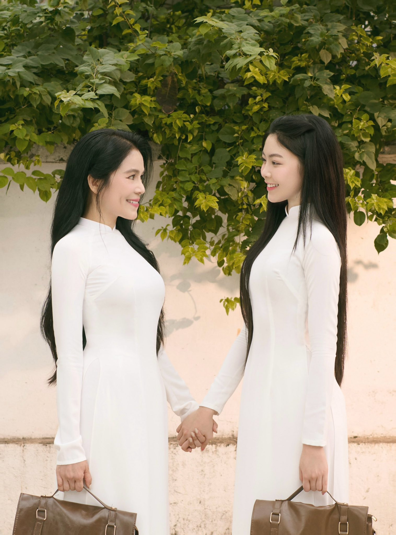 Vợ và con gái MC Quyền Linh: Khám phá cuộc sống gia đình đầy hạnh phúc - Ảnh 2.