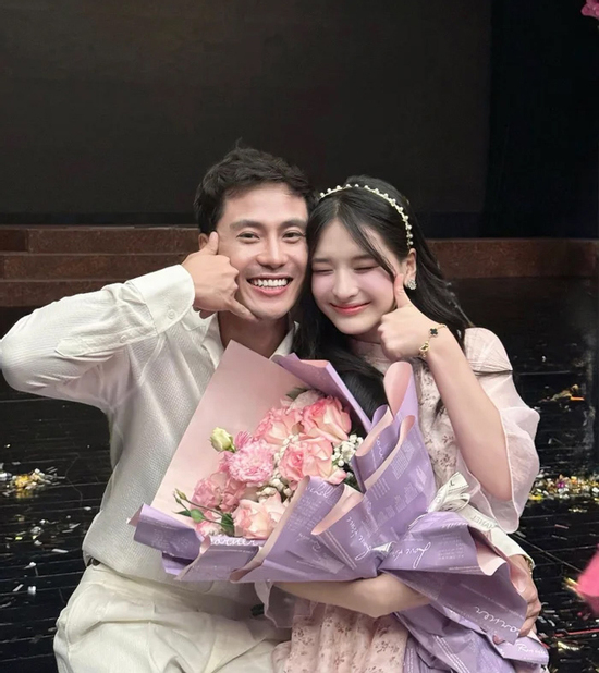 'Bạn gái' mới kém 9 tuổi của Thanh Sơn khoe nhan sắc xinh đẹp