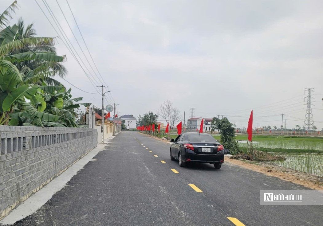 Gia đình hoa hậu Đỗ Thị Hà đóng góp 2.6 tỷ làm đường mới để người dân đón Tết- Ảnh 2.