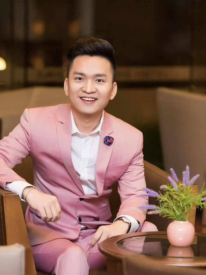 Năm 2012, MC Hạnh Phúc được chẩn đoán mắc bệnh ung thư máu.