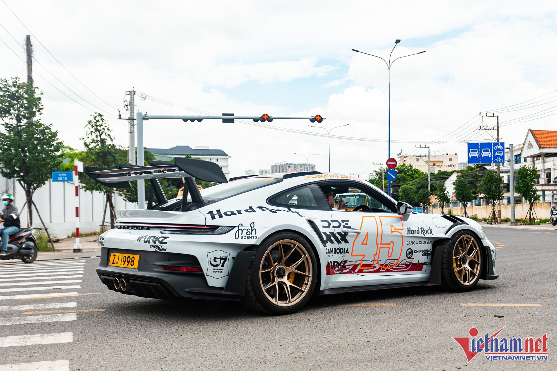W-911 gt3 rs 9.JPG.jpg