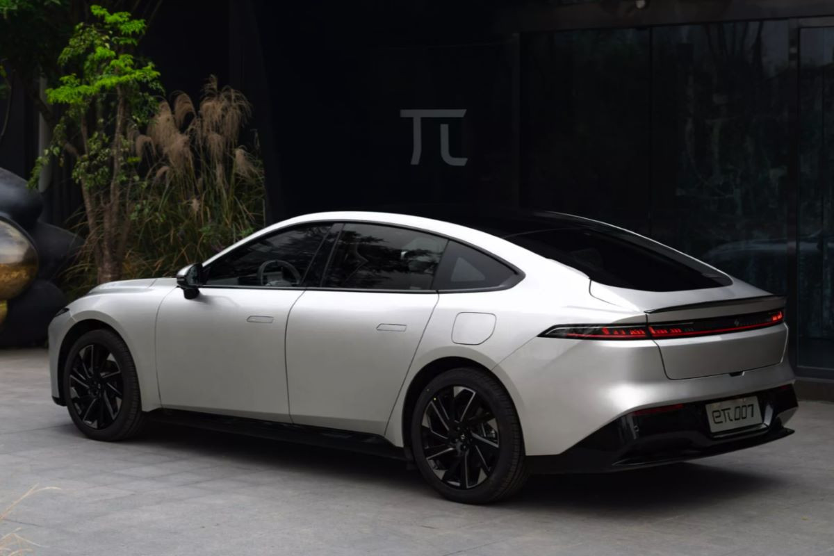 Dongfeng eπ 007.jpg