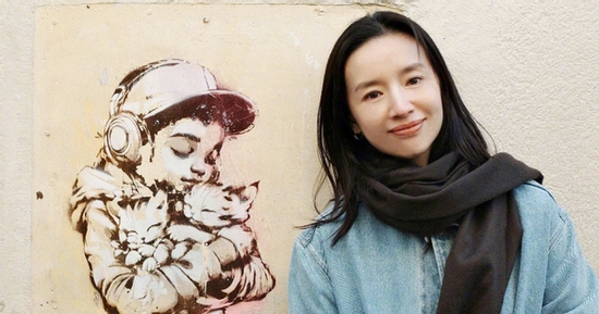 Bị quay lưng vì ồn ào ly hôn, nàng 'ngọc nữ' từng được cả showbiz nâng niu nay chọn làm mẹ đơn thân