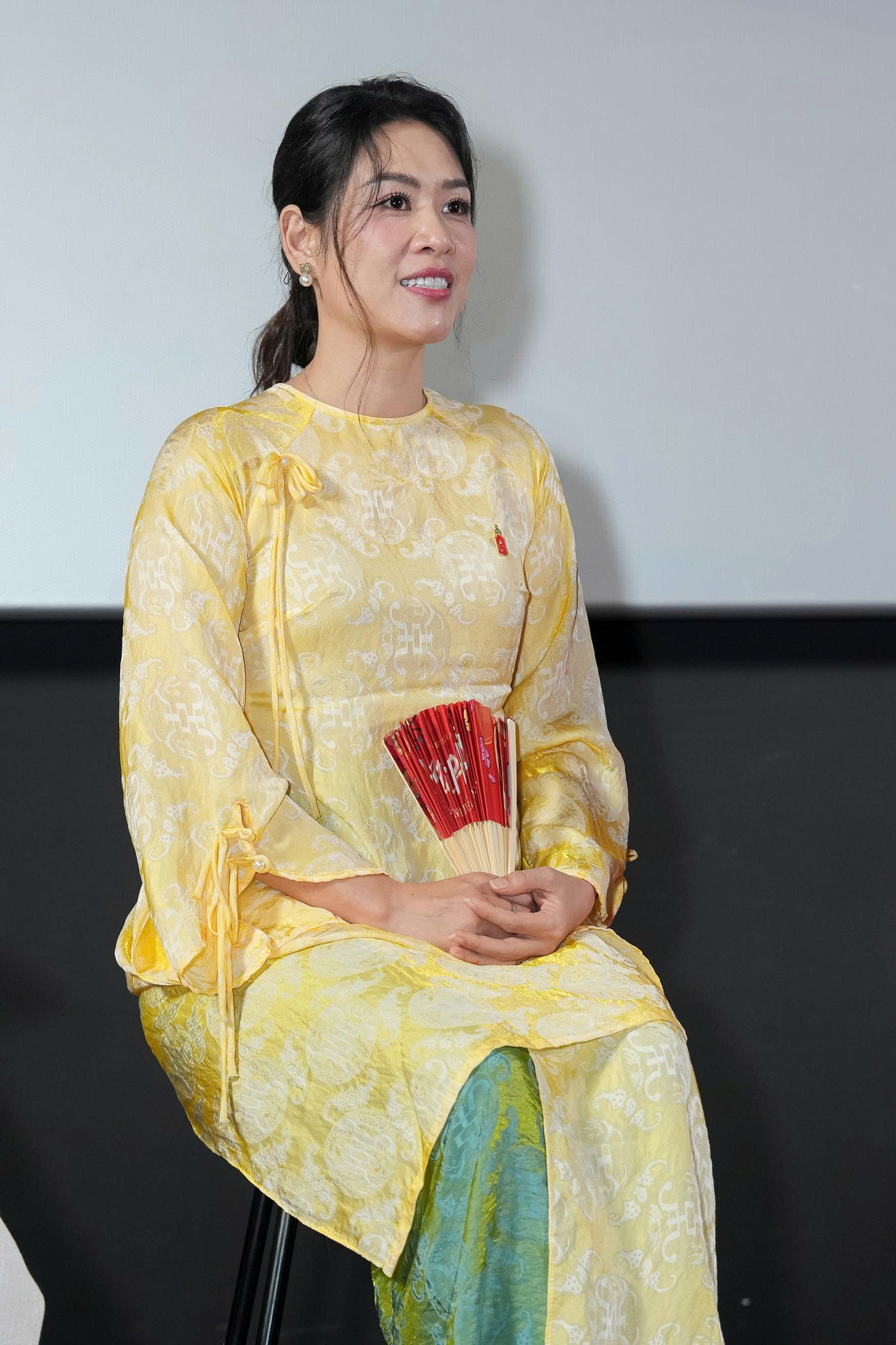 Nsưt Xuân Hinh Không Bận Tâm Chuyện Lỗ Lãi Khi Đóng Phim Tết Z7506161877253-B2862C9E09389F7908B850E1F7450Afe.jpg