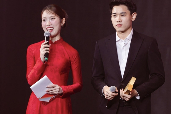 'Phát sốt' clip MC Khánh Vy và Đình Bắc 'bắn' tiếng Nghệ An