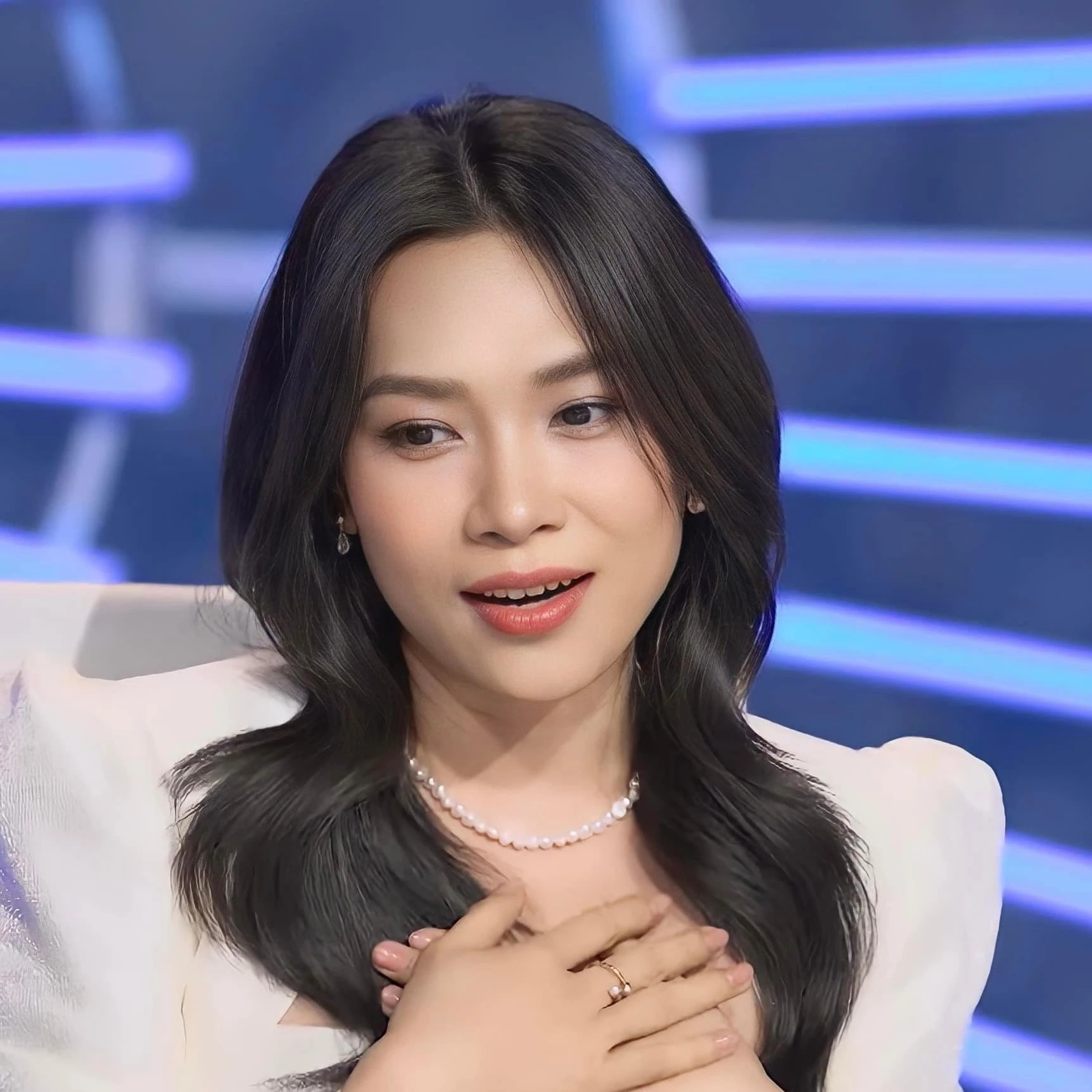 Mỹ Tâm càng ngày càng trẻ nhờ kết thân 1 kiểu ăn, chăm uống 1 loại nước giải nhiệt, giàu collagen của người Việt- Ảnh 2.