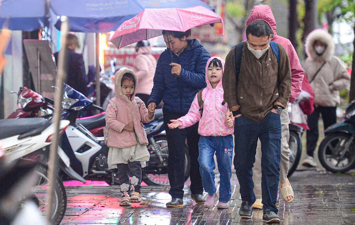 Theo dự báo, thời tiết Hà Nội chuyển rét đậm từ chiều nay 8/2, kèm theo mưa. (Ảnh minh họa)