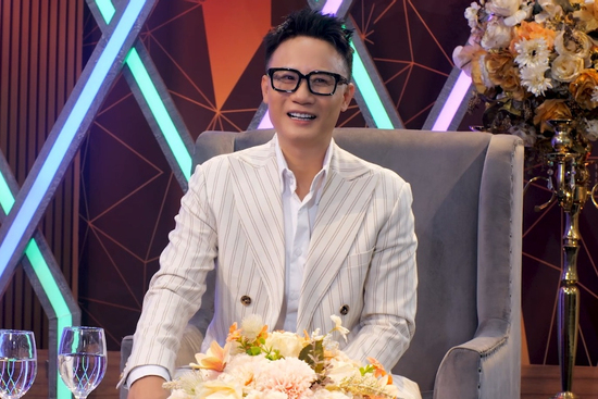 Nam ca sĩ ở biệt thự 300 m2 tại TP. HCM nói thẳng lý do không trực tiếp dạy con nhiều