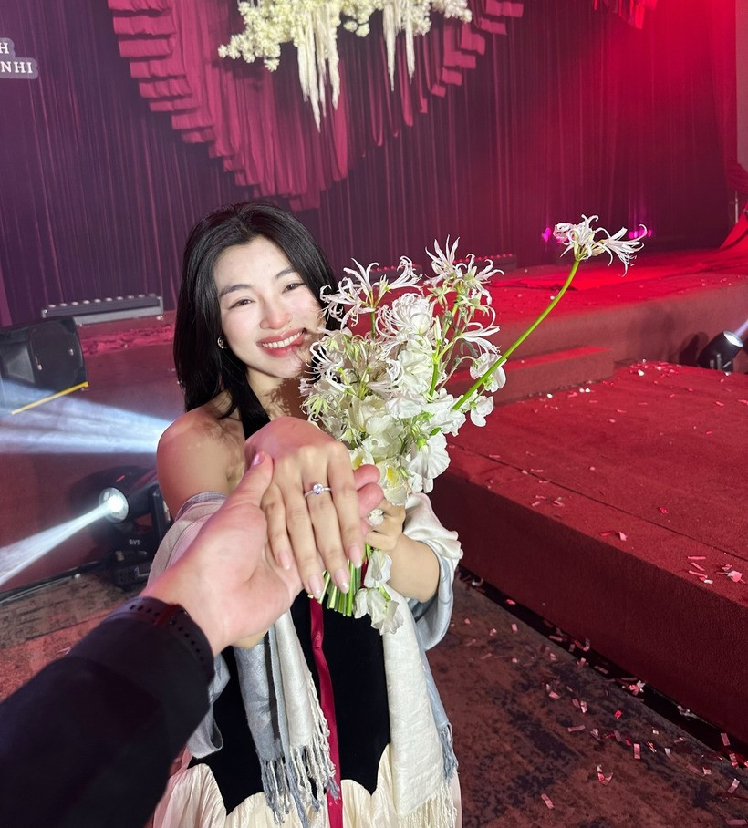 Nhạc trưởng Dustin Tiêu cầu hôn Lan Thy - 1