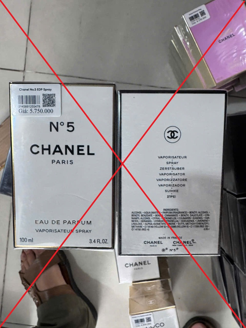 NÓNG: Danh tính nhóm đối tượng trong đường dây tiêu thụ hơn 10.000 chai nước hoa giả - Ảnh 3