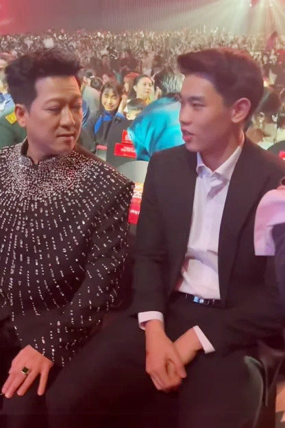 Thực hư khoảnh khắc Trường Giang khuyên Đình Bắc