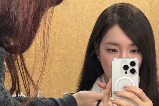 Tiffany (SNSD) khoe nhẫn cưới, hôn lễ với tài tử đình đám tới gần lắm rồi?