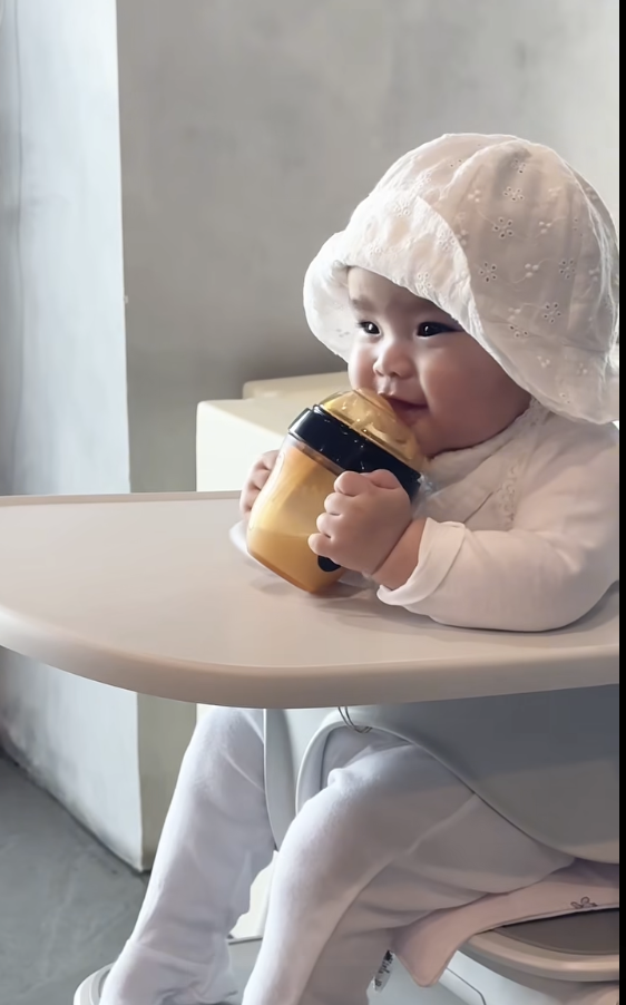 Ngô Thanh Vân và con gái Gạo: Hành trình làm mẹ đầy cảm xúc năm 2026 - Ảnh 2.