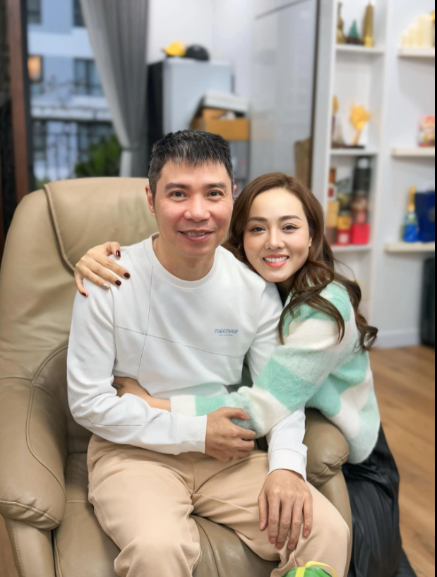 Vợ kém 15 tuổi của NSND Công Lý đăng ký hiến tạng - Ảnh 2