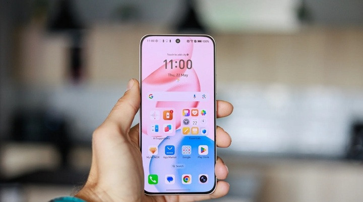 Honor 400 Lite có màn hình siêu sáng. (Ảnh: Phone Arena)