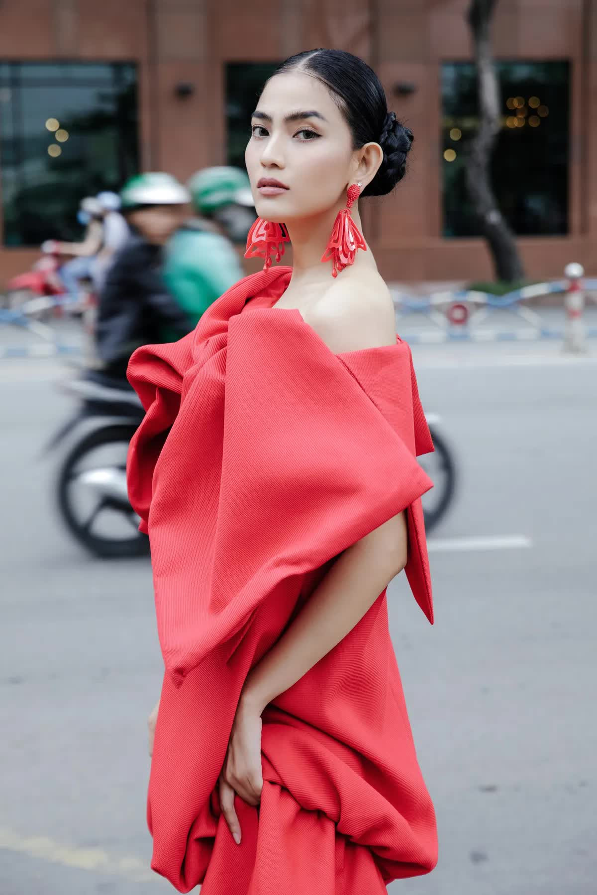 Trương Thị May tỏa sáng trong làng giải trí việt nam với vẻ đẹp và tài năng nổi bật - Ảnh 1.