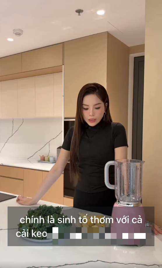 Kỳ Duyên khoe body quyến rũ trong váy cut - out và bí quyết giảm cân sau Tết - Ảnh 12.