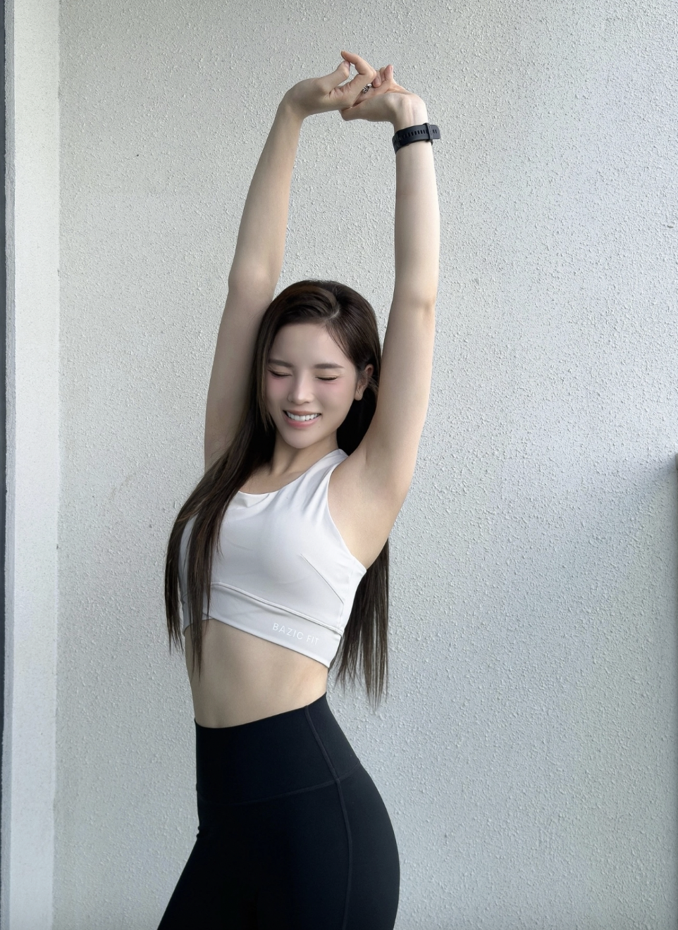 Kỳ Duyên khoe body quyến rũ trong váy cut - out và bí quyết giảm cân sau Tết - Ảnh 5.