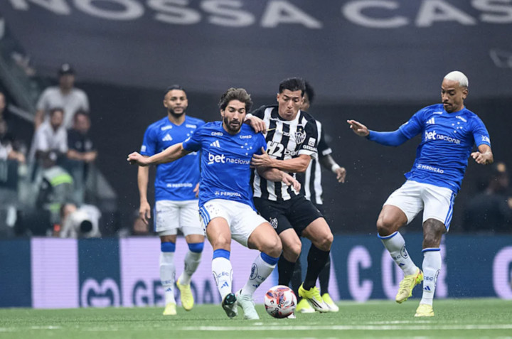 Việc 23 thẻ đỏ được rút ra trong một trận đấu đã thiết lập kỷ lục mới trong lịch sử bóng đá. (Nguồn: Yahoo Sports)