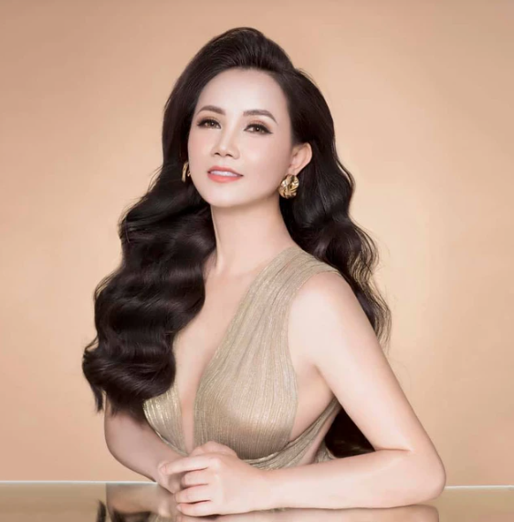 Cô Xuyến Về Nhà Đi Con - Hoàng Yến xuất gia gieo duyên sau 4 lần hôn nhân thất bại? - Ảnh 3