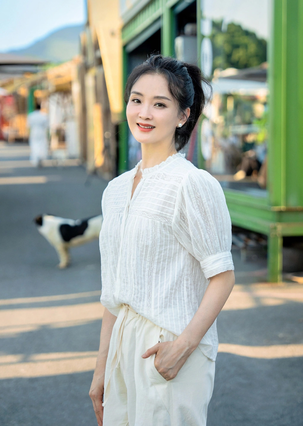 Nhan sắc không thể tin ở tuổi U60 của