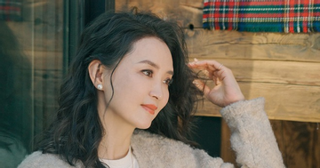 Nhan sắc không thể tin ở tuổi U60 của 'mỹ nhân đẹp nhất Hoàn Châu Cách Cách'