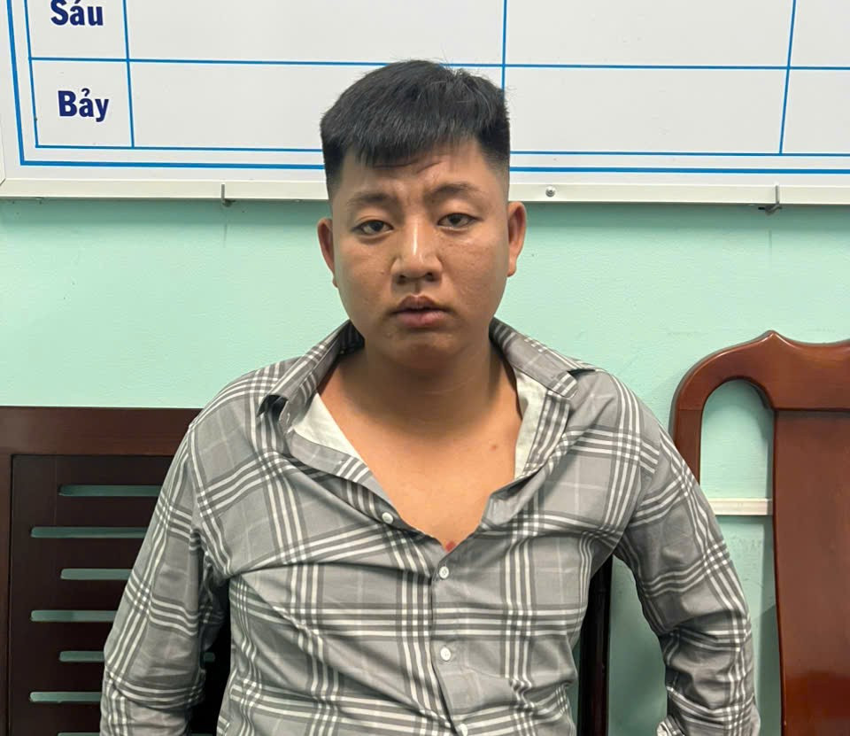 Thuê ô tô tự lái đi cướp 5 thùng bia, thanh niên 22 tuổi lĩnh án - Ảnh 1.