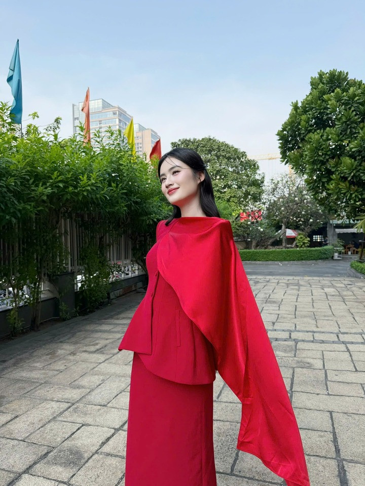 Ý Nhi tập trung con đường học vấn.