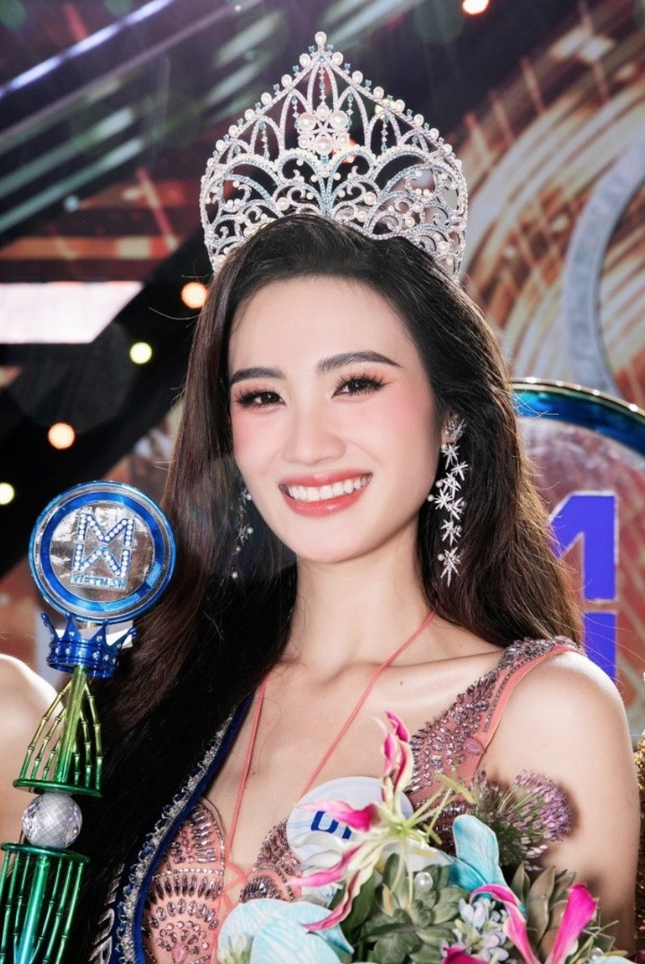 Ý Nhi đăng quang Miss World Vietnam 2023.