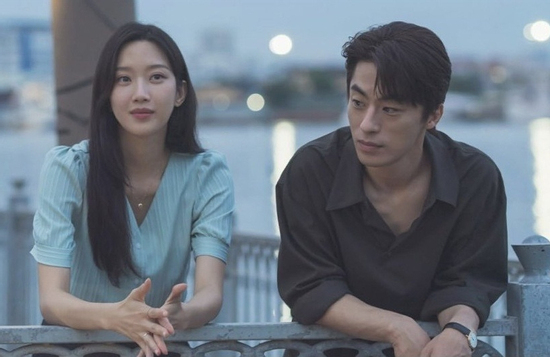 Có 1 phim Hàn đang hot rần rần khắp MXH Việt: Cặp chính lấy nước mắt quá giỏi, đau thấu tâm can vẫn phải xem