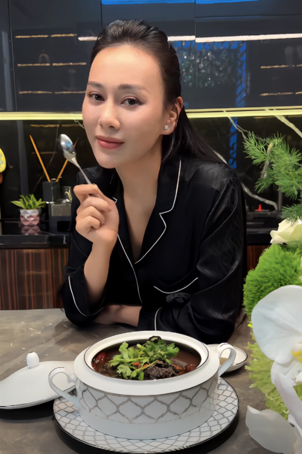 Diện mạo Phương Oanh khi xuất hiện trở lại - Ảnh 2.