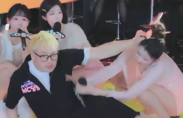 MC 47 tuổi gây phẫn nộ vì túm tóc, hành hung phụ nữ trên sóng trực tiếp