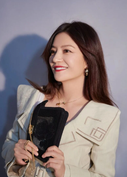 Vì sao Triệu Vy tiếp tục bị đóng băng 9 triệu NDT cổ phiếu? - Ảnh 1