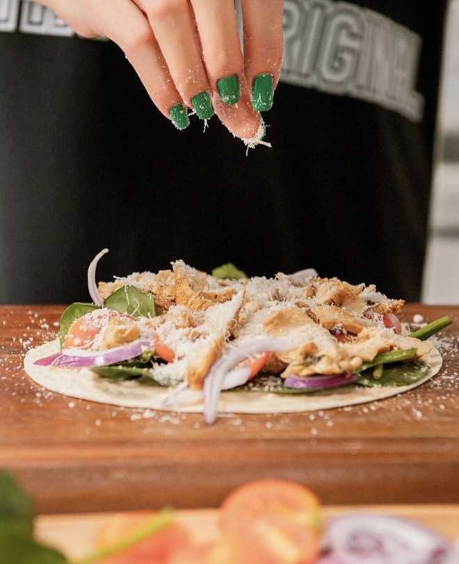 Hoa hậu Kỳ Duyên và những món ăn healthy tại bữa tiệc tại gia 2026 - Ảnh 15.