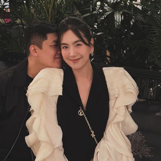 Hôn nhân người đẹp VTV với chồng kém tuổi trong tòa nhà bề thế ở Bắc Ninh: Bức ảnh lộ cuộc sống hiện tại