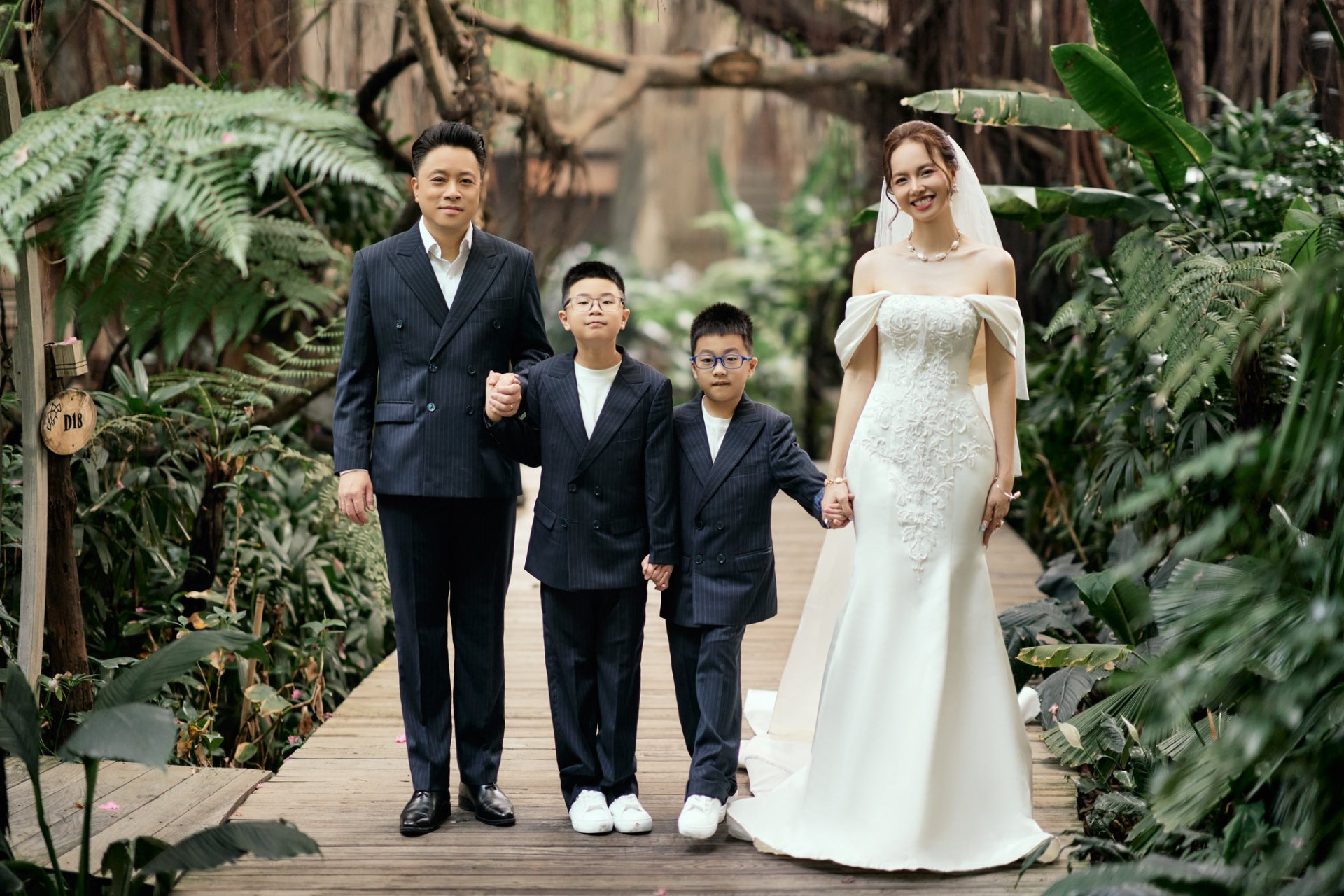 Chuyện tình 10 năm ngọt ngào của cặp đôi Hoa khôi Tây Đô với đạo diễn trăm tỷ - Ảnh 8.