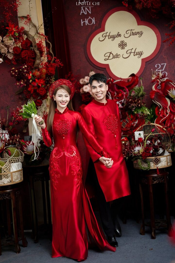 Trước đó vào ngày 27/2, cặp đôi đã tổ chức lễ ăn hỏi tại tư gia nhà gái ở Phú Thọ.