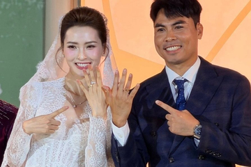 MC Huyền Trang Mù Tạt tiết lộ sụt 5kg vì lo cho đám cưới với Đức Huy, loạt khoảnh khắc trên lễ đường gây sốt