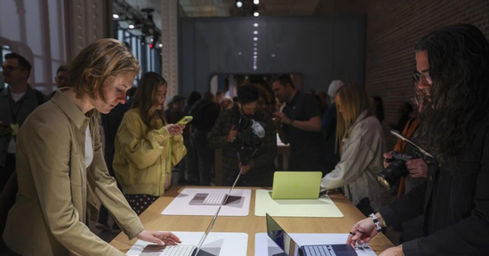 Apple tấn công Android, Windows bằng iPhone, MacBook giá rẻ