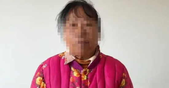 Cụ bà 82 tuổi kết hôn với người đàn ông 47 tuổi, con cháu sốc nặng