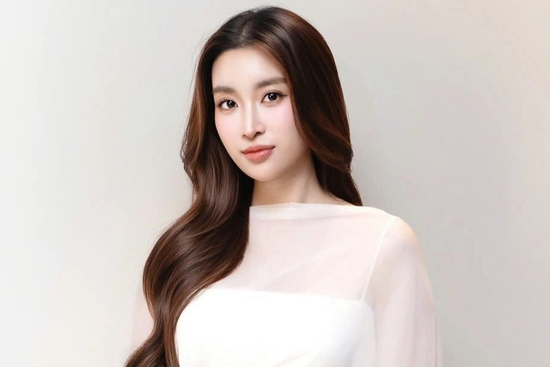 Đỗ Mỹ Linh lại gây chú ý sau gần 10 năm tham gia Miss World