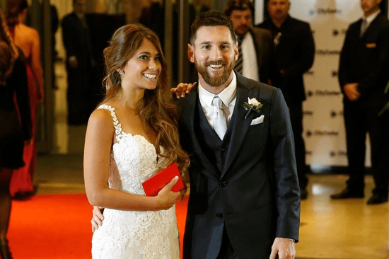 Vợ Lionel Messi bị tố 'quản chặt' Instagram của chồng, block hết gái xinh: Trên mạng hiền dịu vậy thôi nhưng ghen thì số một?