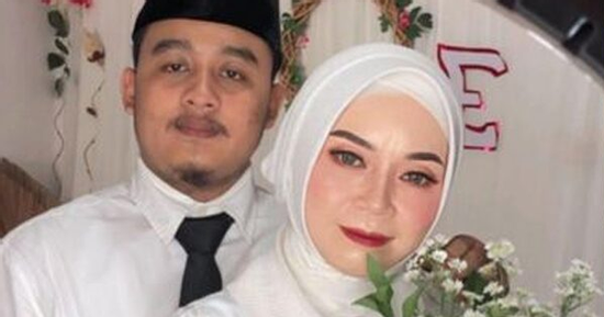 Chàng trai 26 tuổi lấy vợ U50, biểu cảm trong đám cưới gây bất ngờ