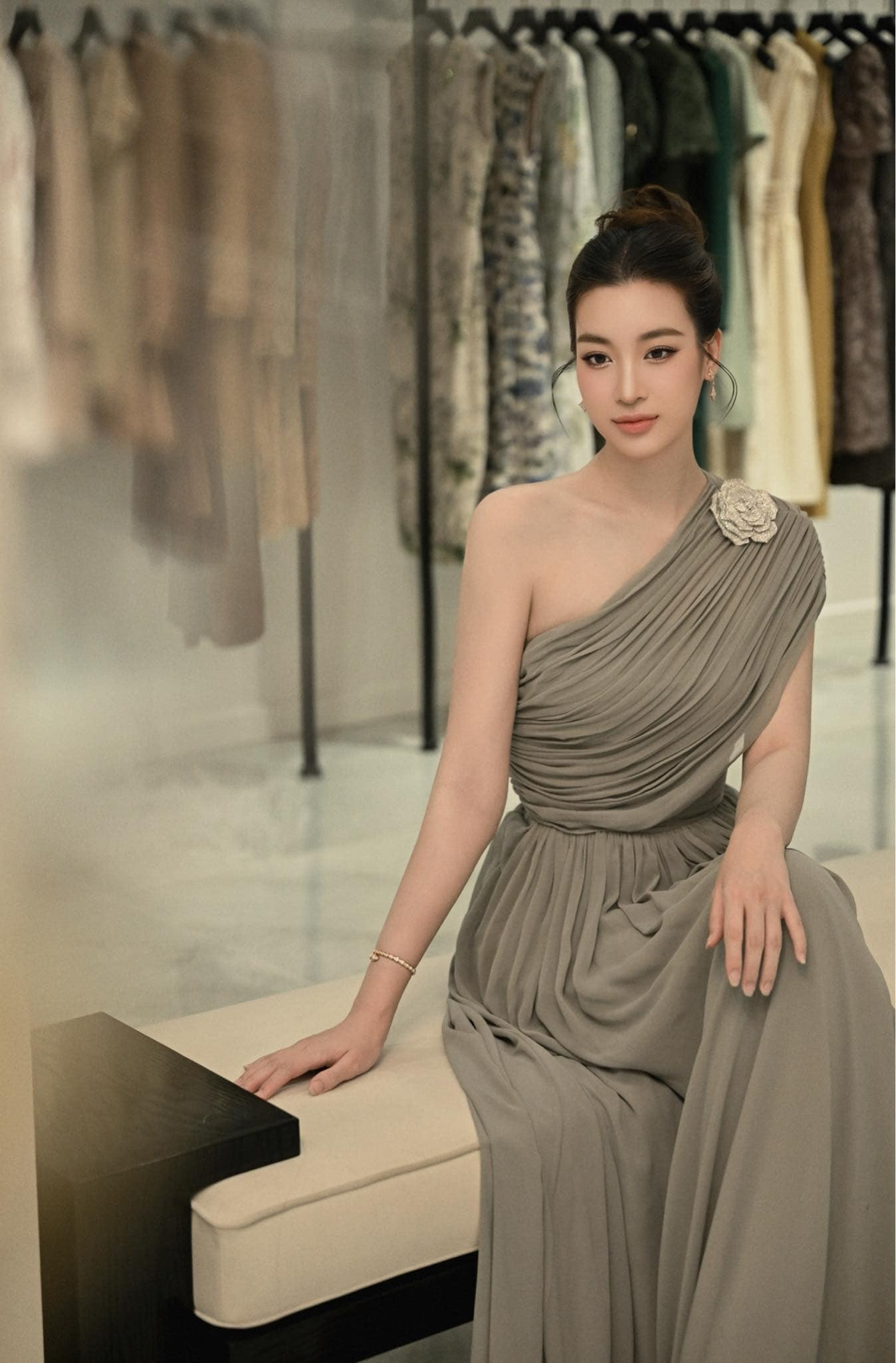 Hoa hậu Đỗ Mỹ Linh sau 10 năm thi Miss World sắc vóc thay đổi ra sao? - Ảnh 10.