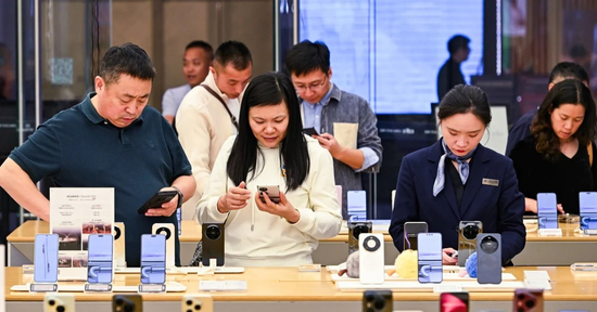 Oppo, Vivo đồng loạt tăng giá smartphone